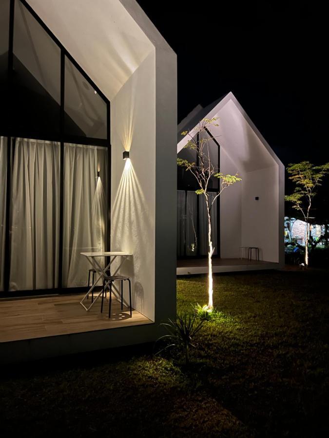 Ezu Isle Langkawi Pool Villa Pantai Cenang  Kültér fotó